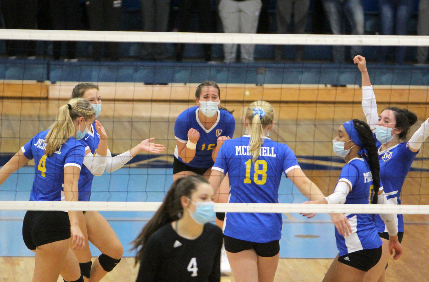 McDonell volleyball vs Catholic Central at Division 4 state championship 11-7-20